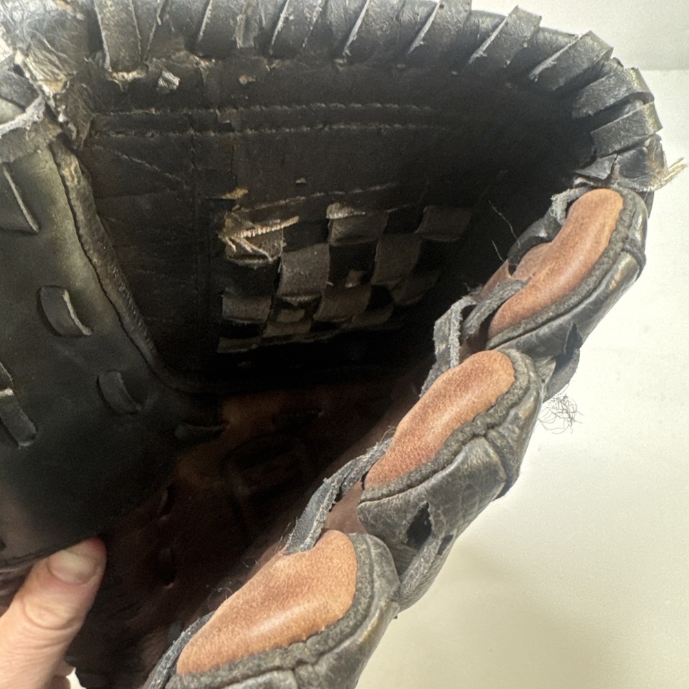 Wilson Softball Elite Glove Rt Hand Throw 13"‎ Blk Brown A2477 EUC - Picture 8 of 12